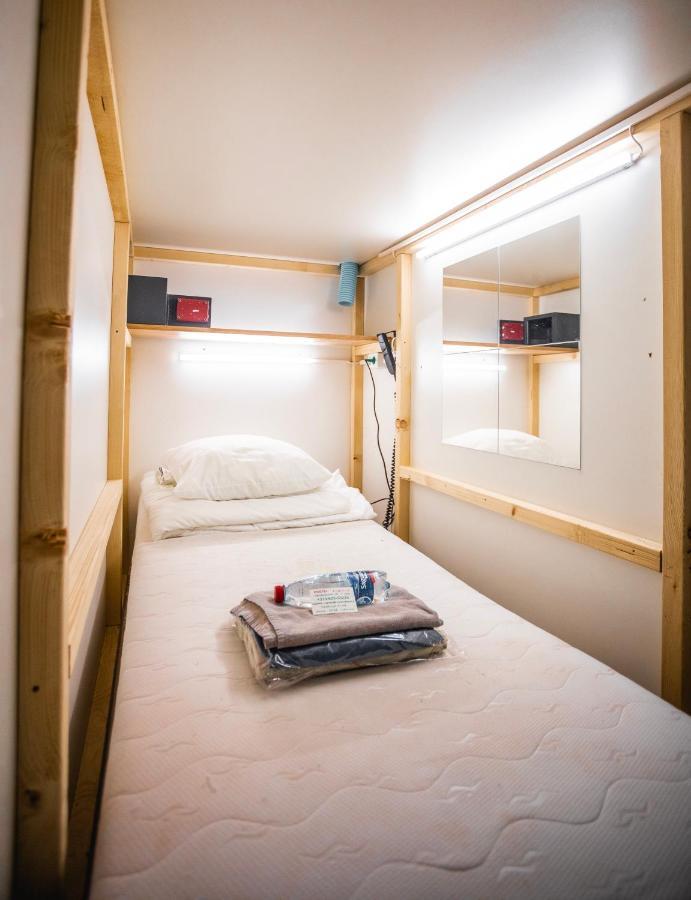 Capsule Hostel Logistic Vilnius Bagian luar foto