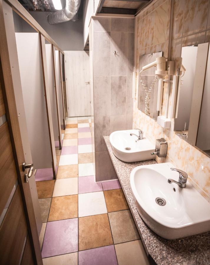 Capsule Hostel Logistic Vilnius Bagian luar foto