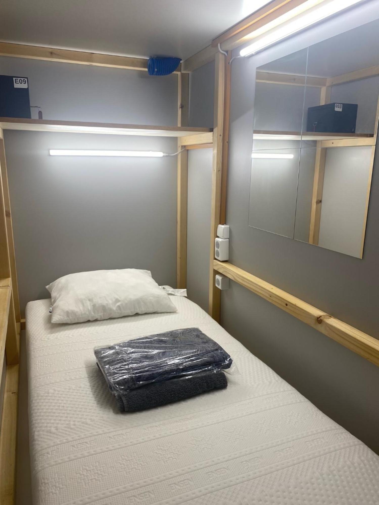 Capsule Hostel Logistic Vilnius Bagian luar foto